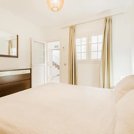 Old Town Reina Sofia 4 公寓 卡门港